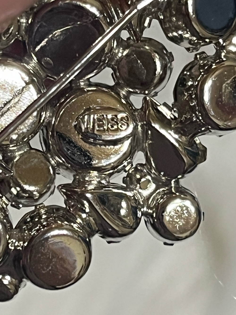 Weiss Rhinestone Brooch - Picture 5 of 9